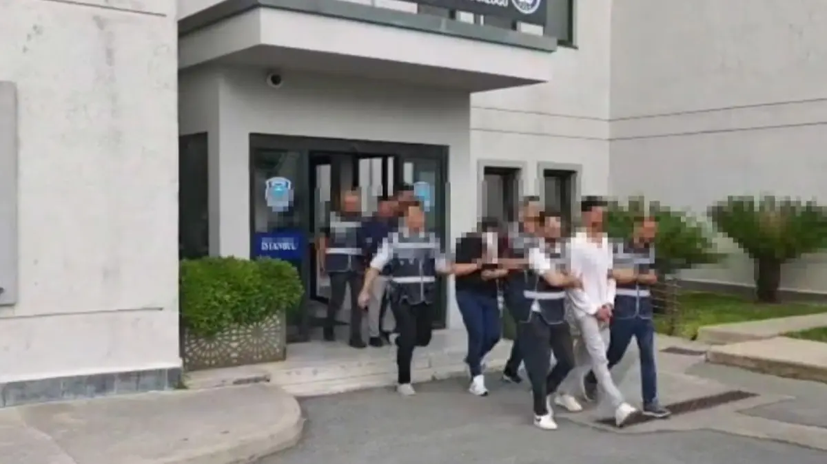 İstanbul Havalimanı'nda "hanutçulara" operasyon! 21 şüpheli sevk edildi