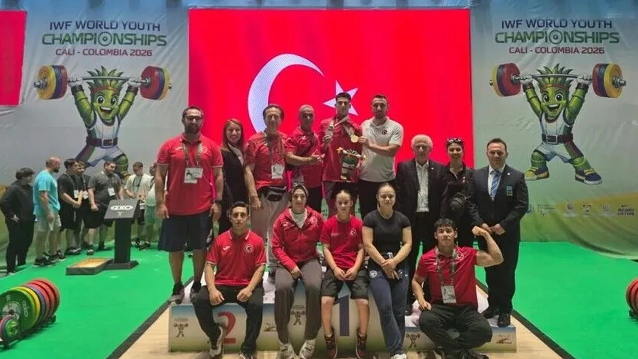 Milli haltercilerden dünya şampiyonasında 17 madalya