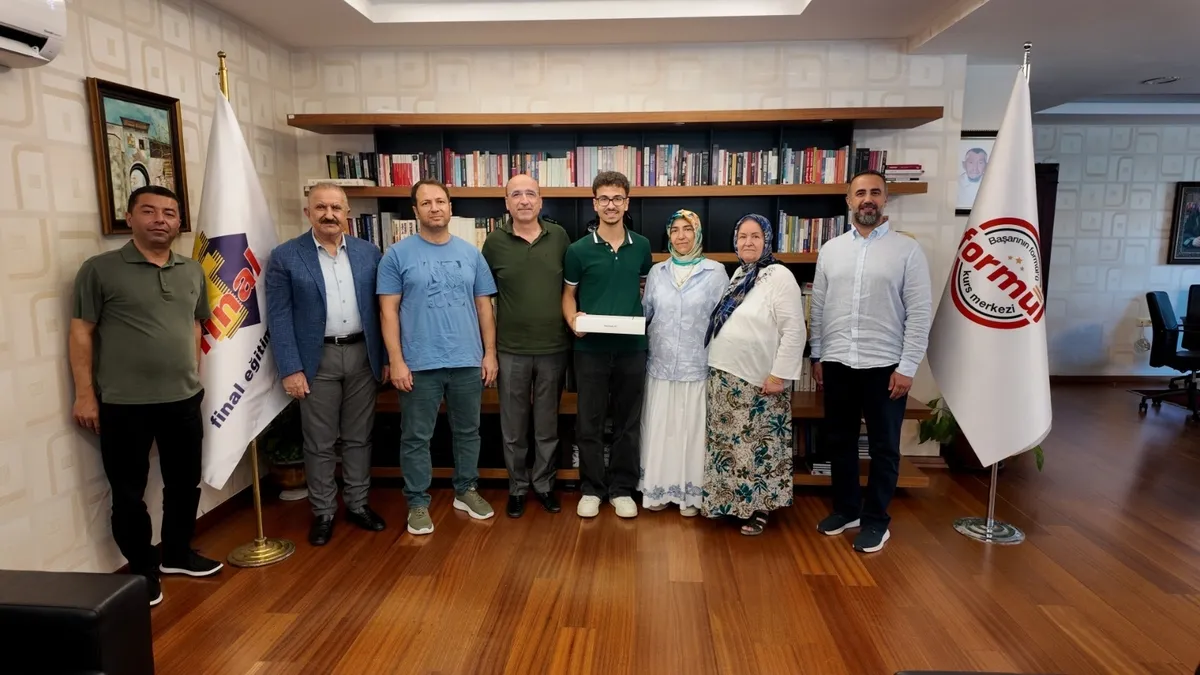 Muhammed Faruk YKS’de Adana birincisi, Türkiye 19’ncusu! Ailesinin ve öğretmenlerinin gururu oldu…