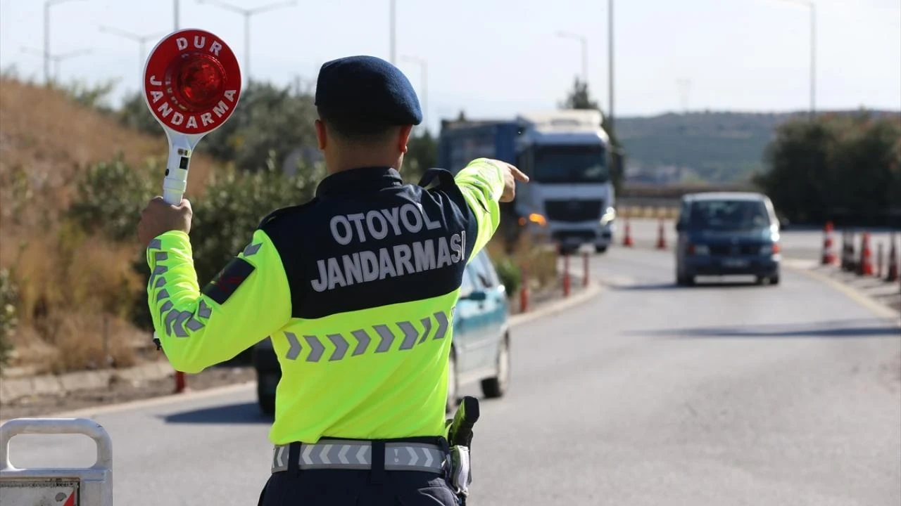 Dur İhtarına Uymayan Belediye Başkanı Kaza Yaptı: Kanında 1,99 Promil Alkol Çıktı