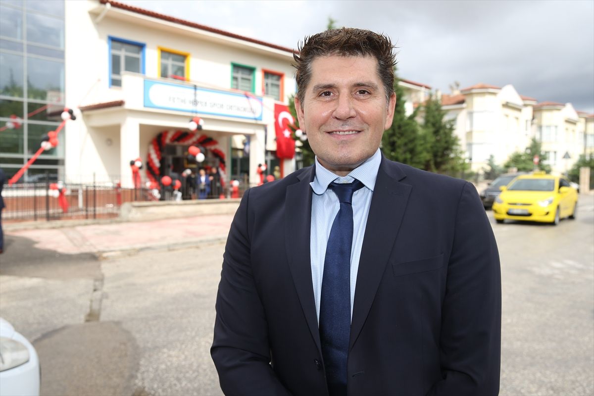 Efsane Futbolcu ve Akademisyen Fethi Heper'in Adı Spor Ortaokulunda Yaşatılacak