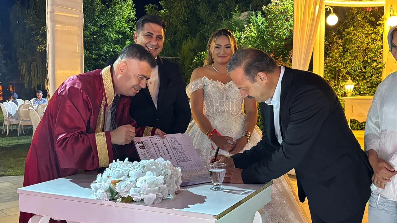 Yavuz Ağıralioğlu katıldığı düğünde konuştu