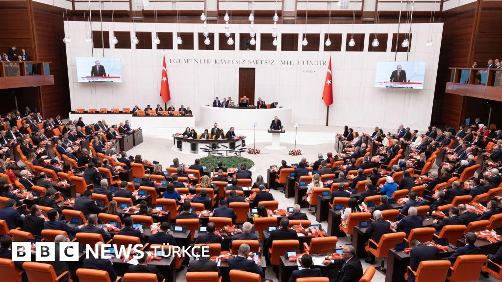 DEM Parti: 'Çerçeve yasa müzakereye alan açmalı'