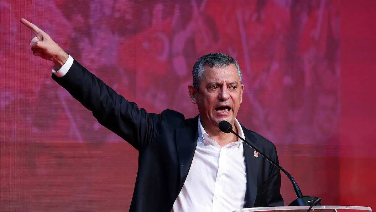 SON DAKİKA… Özgür Özel son kez CHP kürsüsünde: Her son bir başlangıçtır!