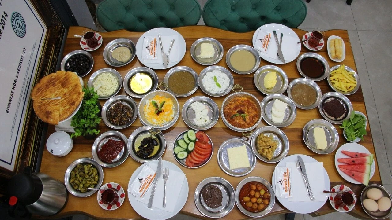 Dünyaya adını duyuran Van kahvaltısı yeniden gündemde