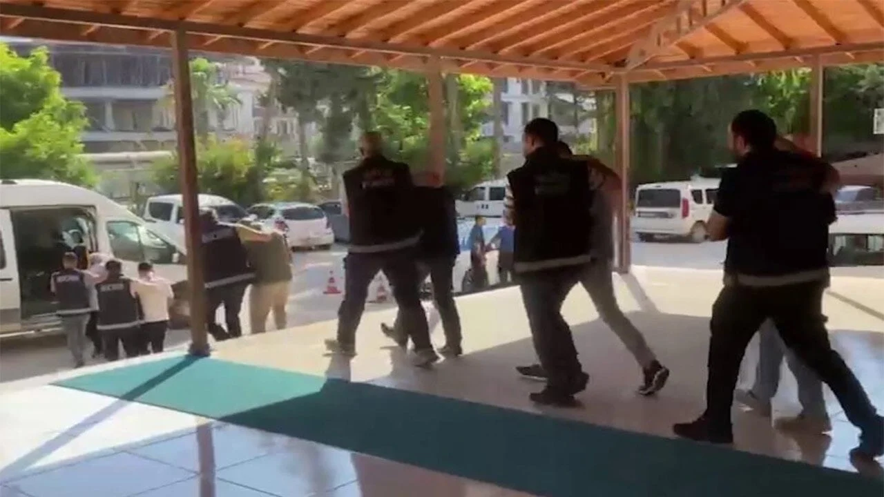 Polis kumarbazları daha da borçlandıran 20 tefeciyi topladı