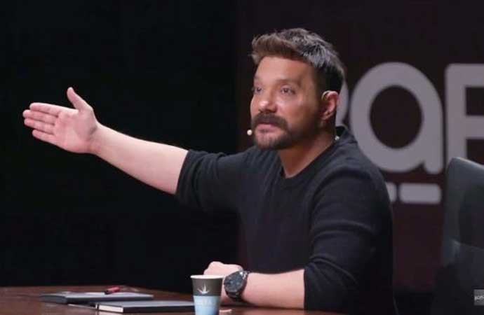 Oğuzhan Uğur'dan Montella'ya tepki! "Futbolcu başına 30 marş düşüyor"