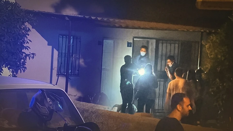 Evden kokular geldi, korkunç gerçek ortaya çıktı: Zihinsel engelli genç anlayamadı, babasının cenazesiyle iki gün yaşadı!