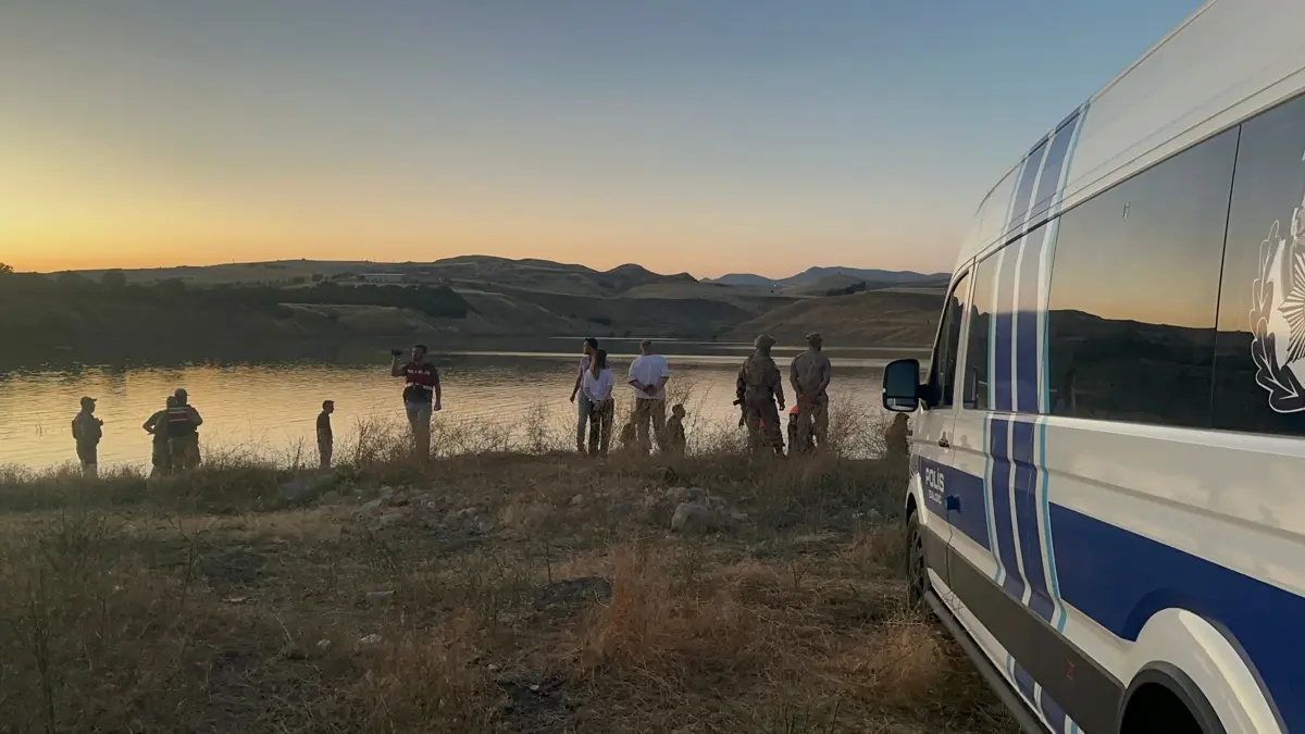 Elazığ'da baraj gölüne giren genç boğuldu