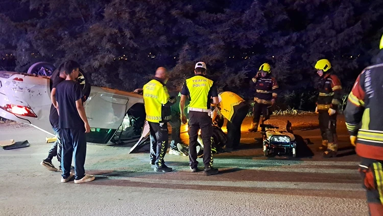 Balıkesir’de hız yapan araç takla attı: 2 yaralı
