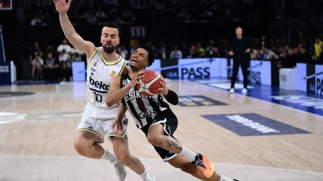 Fenerbahçe derbiyi kazandı, seride öne geçti