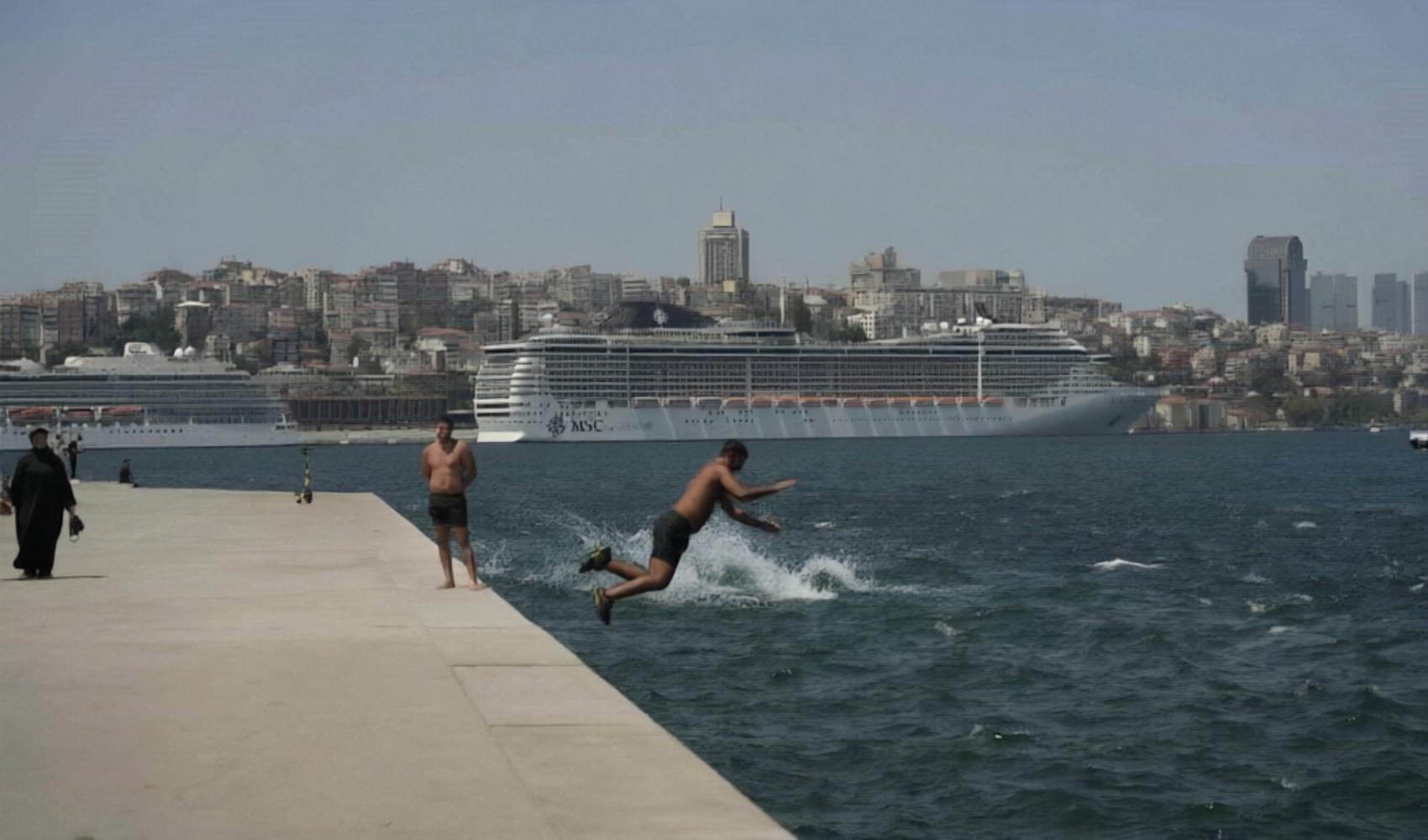 İstanbul’da sıcak hava bunalttı: Sahiller ve parklar serinlemek isteyenlerle doldu