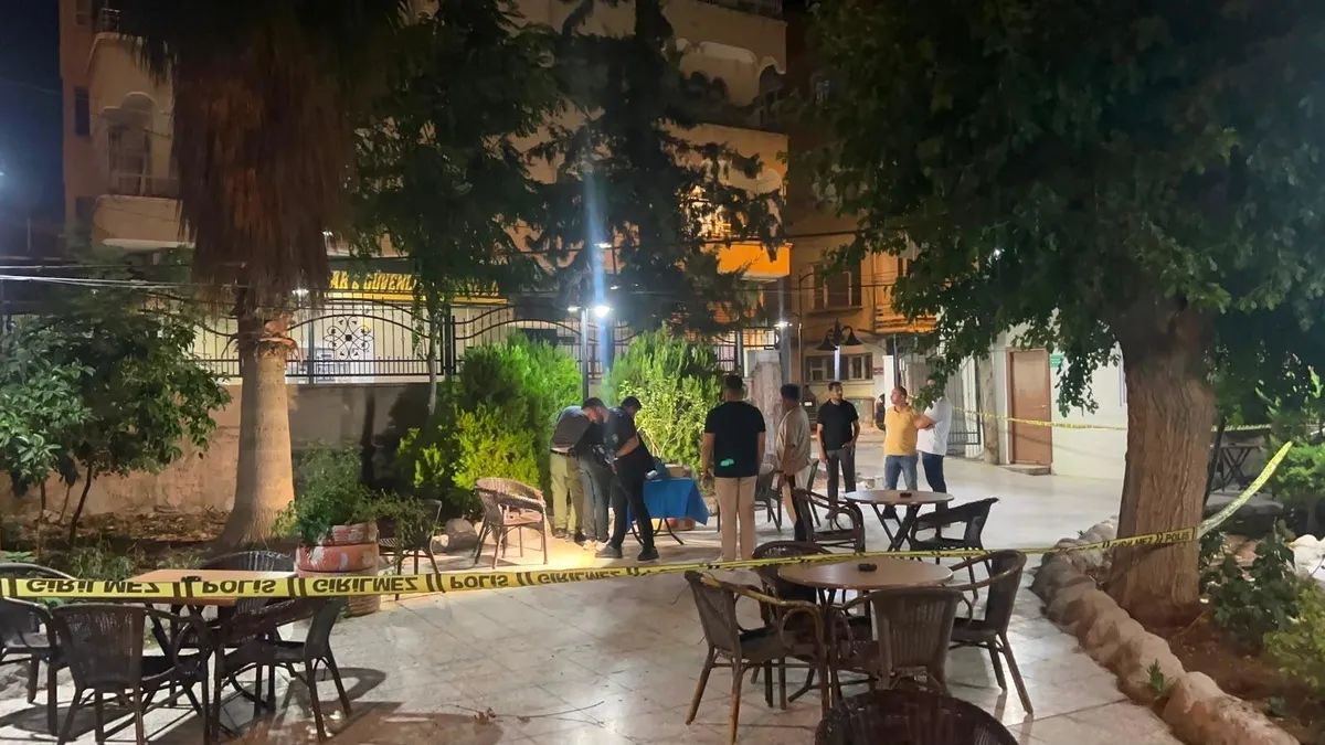 Boşanma aşamasındaki eş çay bahçesinde dehşet saçtı! Talihsiz kadın kurtarılamadı