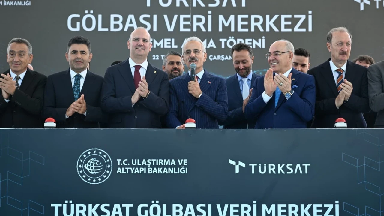 Türkiye'nin dijital kalesinin temeli atıldı! Bakan Uraloğlu'ndan TÜRKSAT 7A açıklaması! Hedef 2029