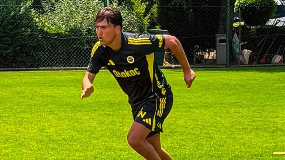 Sosyal medyadan paylaştı! Fenerbahçe’ye geri döndü