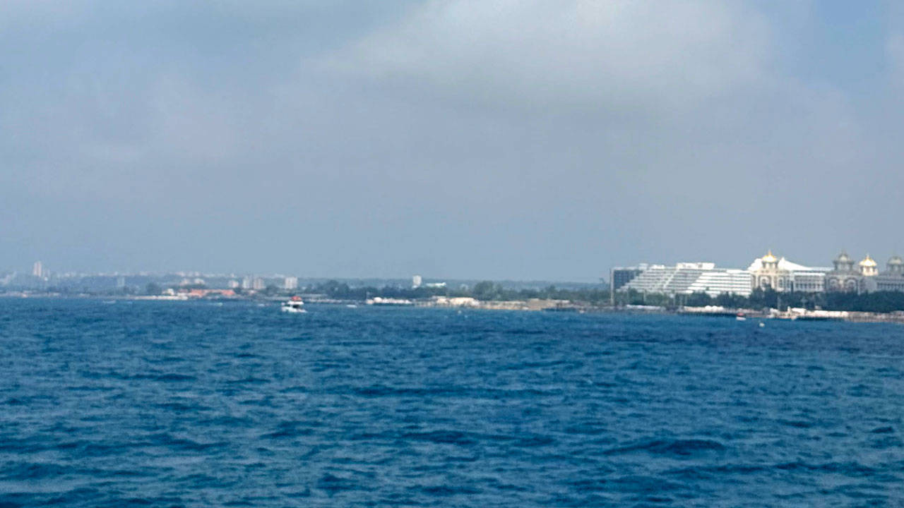 Antalya’da denizde kaybolan otel çalışanı aranıyor