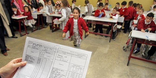 18 milyon öğrenci karnelerini alarak yaz tatiline girdi