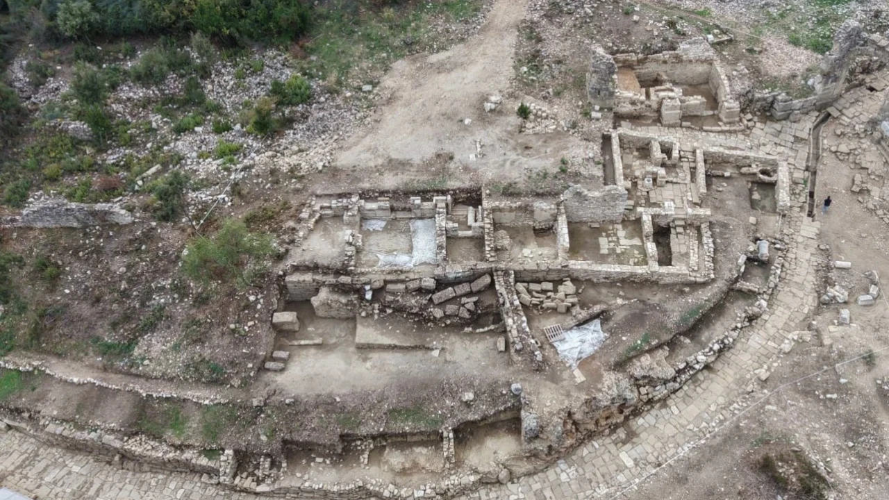Aspendos'ta 2 bin yıllık Tiyatro Caddesi gün yüzüne çıkarıldı