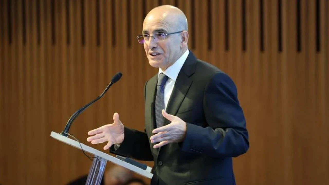 Mehmet Şimşek: Küresel belirsizliklere rağmen sanayi üretiminde toparlanma sürüyor