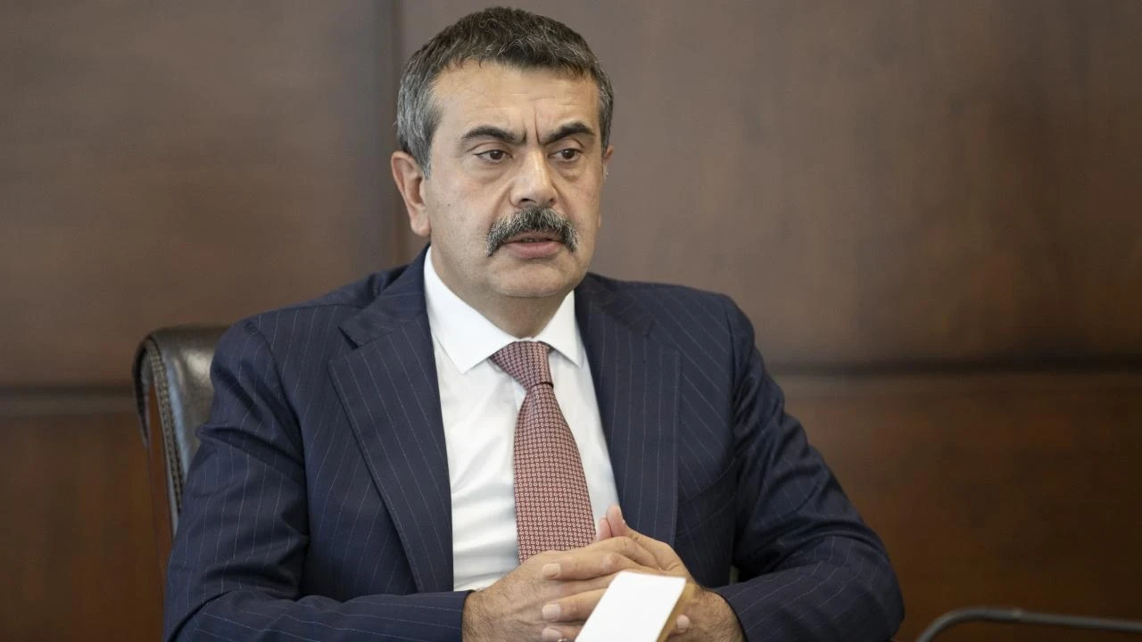 Sınav Sistemi Değişiyor mu? Yusuf Tekin ÖSYM ve Müfredatı İşaret Etti