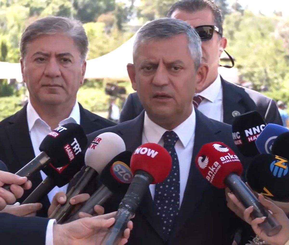 Özgür Özel: 'Tiyatro değil, kanlı bir darbe' diyen kişiyim
