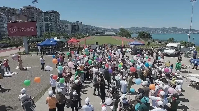 Balonlar lösemiyi yenen Egemen için gökyüzüne bırakıldı