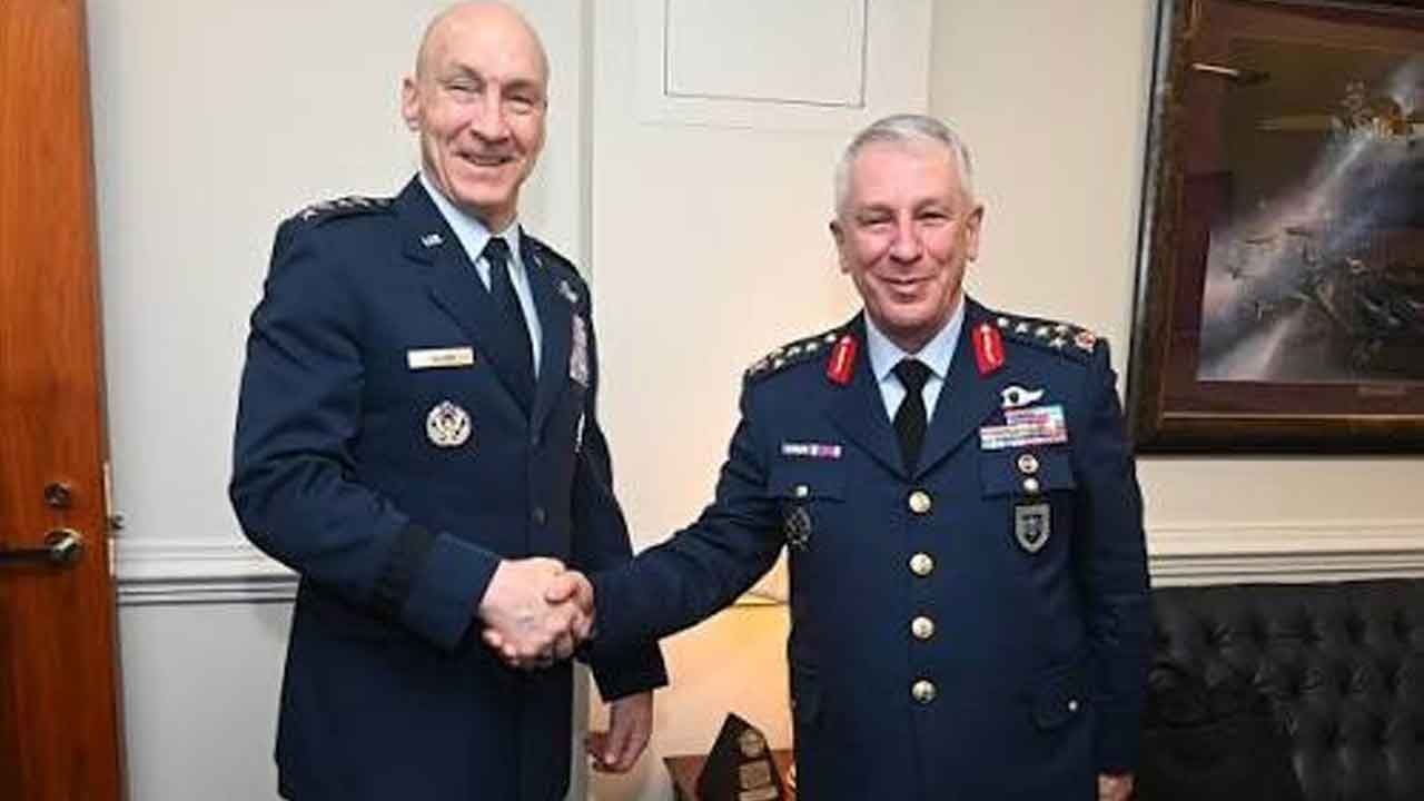 Ankara'da askeri diploması trafiği! Hava Kuvvetleri Komutanı Orgeneral Ziya Cemal Kadıoğlu, Moritanyalı mevkidaşını ağırladı!