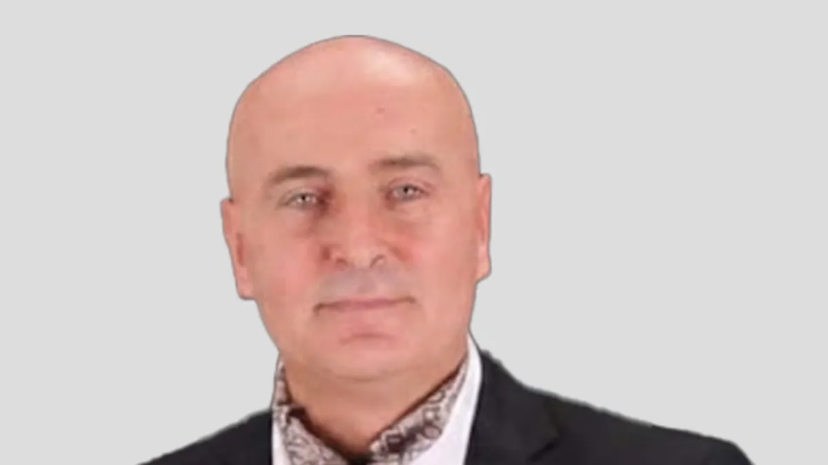 Yalnız uçtu