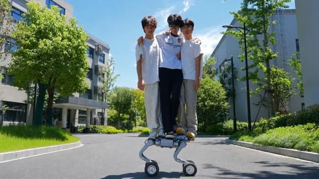 Zorlu arazilere meydan okuyan hibrit robot köpek: Askeri potansiyeliyle de öne çıkıyor