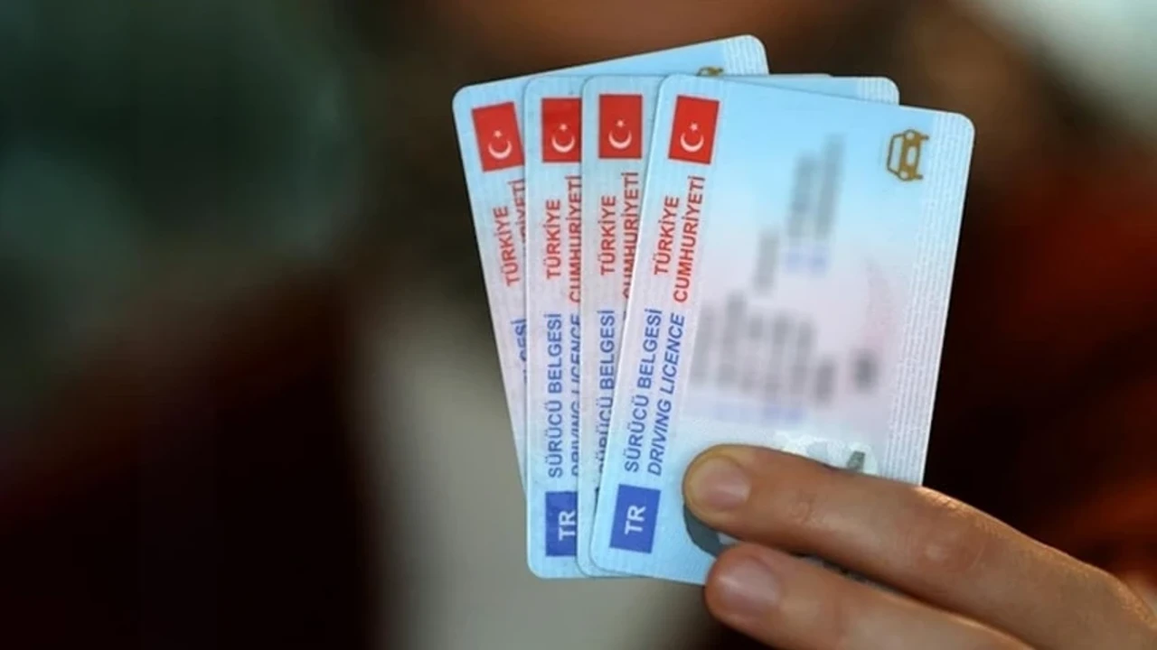 Milyonlarca sürücüye kritik tarih uyarısı! Ehliyetinize hemen bakın, iptal olabilir