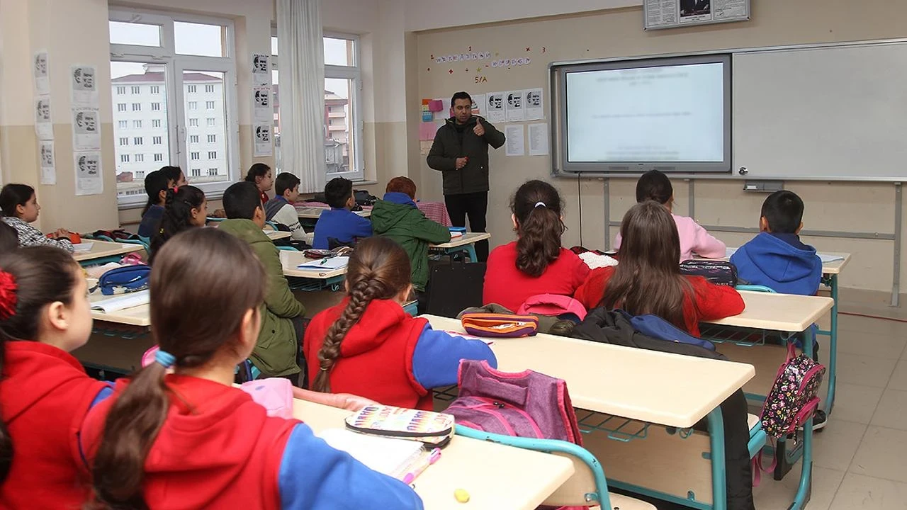 Öğrencilerin kişisel verileri sosyal medyada paylaşılamayacak