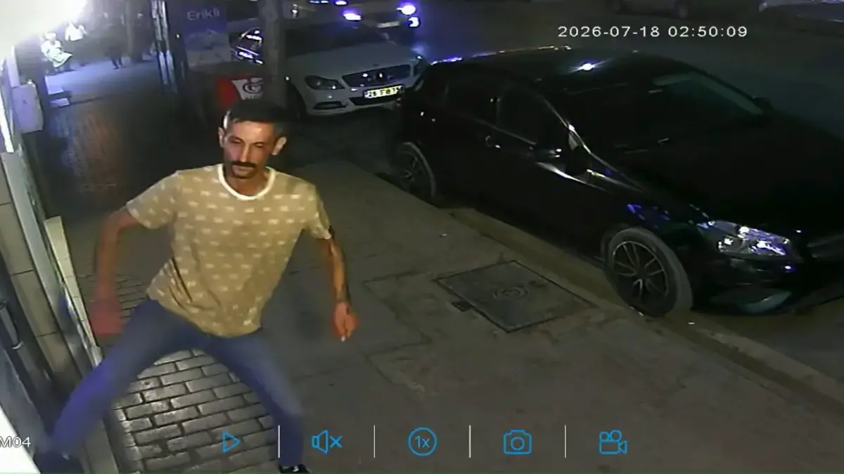 Esnaf fark etti: Suçüstü yakalandı!