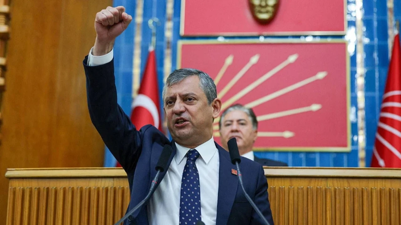 Özel’in ‘Yeni Parti’sinde dikkat çeken ayrıntı! Yargıtay kararına özel formül
