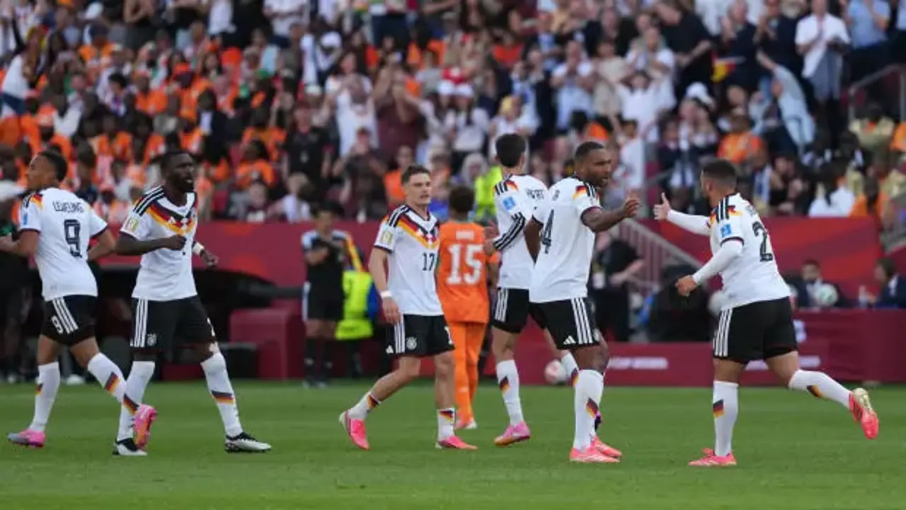 Almanya son 32'yi 90+4'te kurtardı