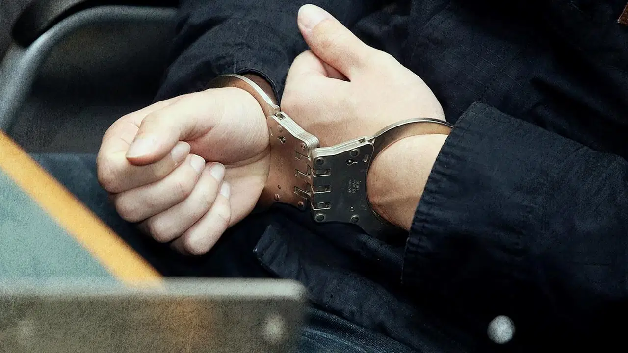 İzmir merkezli 12 İlde FETÖ operasyonu: 41 şüpheli tutuklandı