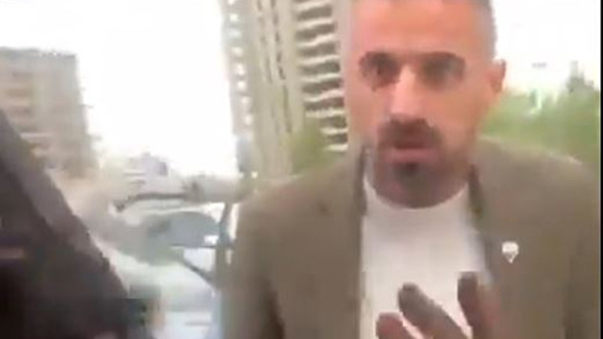 Ünlü türkücüye trafikte saldırı! Eşi ve çocuklarının yanında…