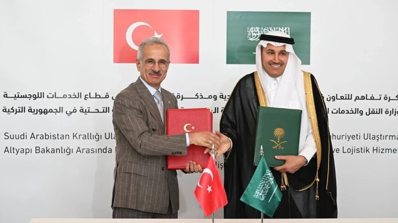 Türkiye ve Suudi Arabistan arasında imzalar atıldı: Demiryolu bağlantısı kuruluyor