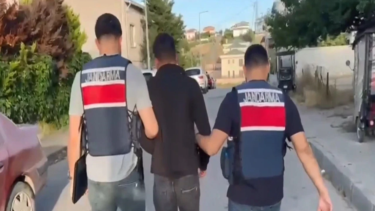 'HGS Borcunuz Bulunmaktadır' ve 'Kargonuz Var' mesajıyla dolandırıcılık: 17 şüpheli gözaltına alındı