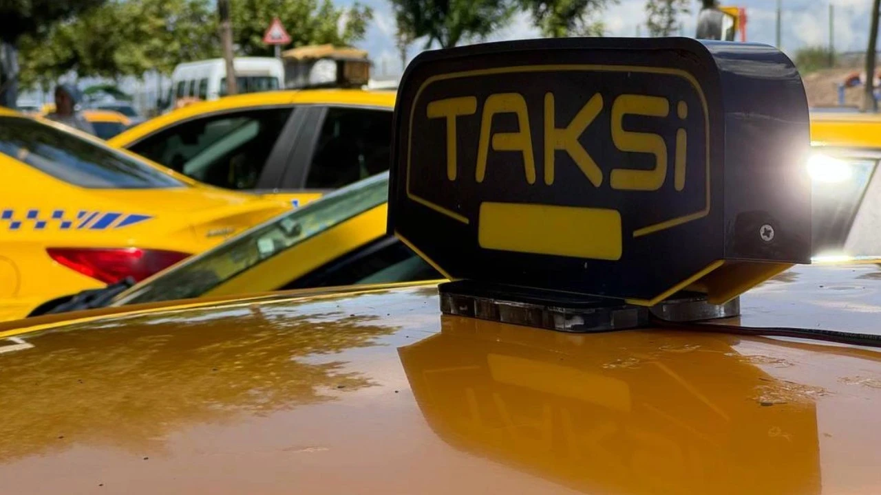Taksi şoföründen müşterisine cinsel içerikli mesaj