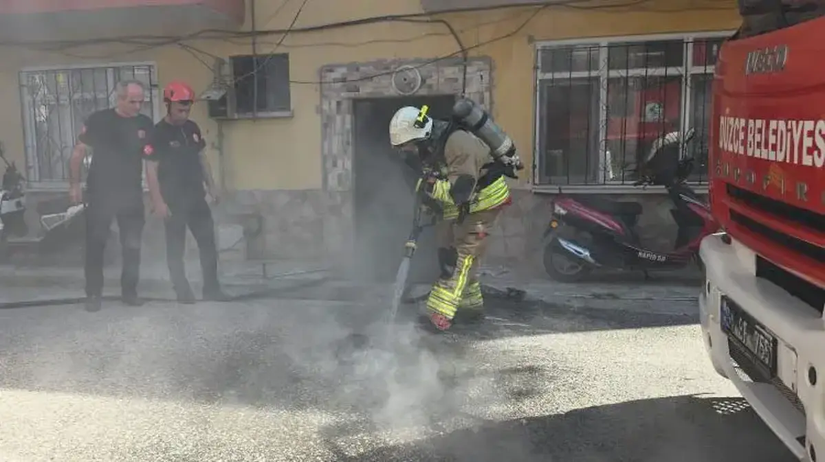 Düzce'de yaramaz çocukların evcilik oyunu yürekleri ağza getirdi: Az kalsın ev yanıyordu