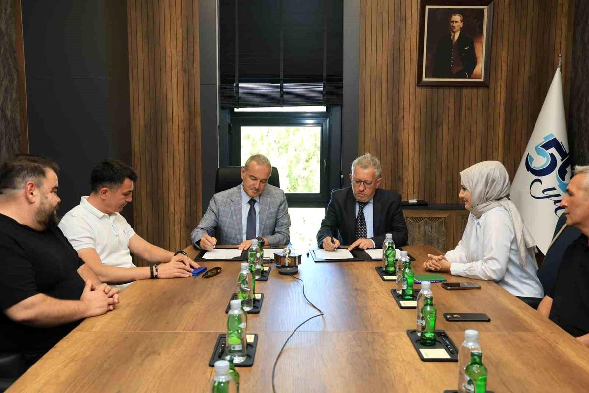 BUÜ'de "Atık piller işitme engellilere ses oluyor"