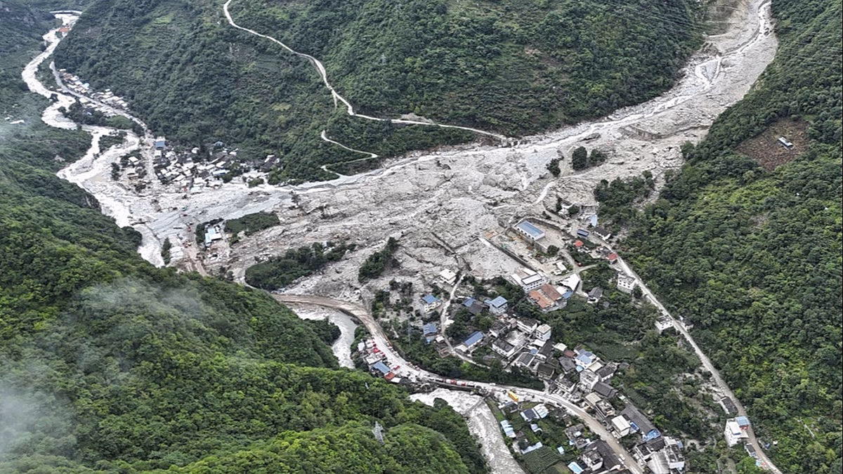 Çin'in kuzeybatısındaki turistik bölgede sel: 10 ölü, 23 yaralı