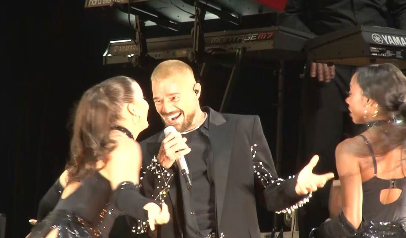 Ricky Martin 15 yıl aradan sonra İstanbul'da sahne aldı