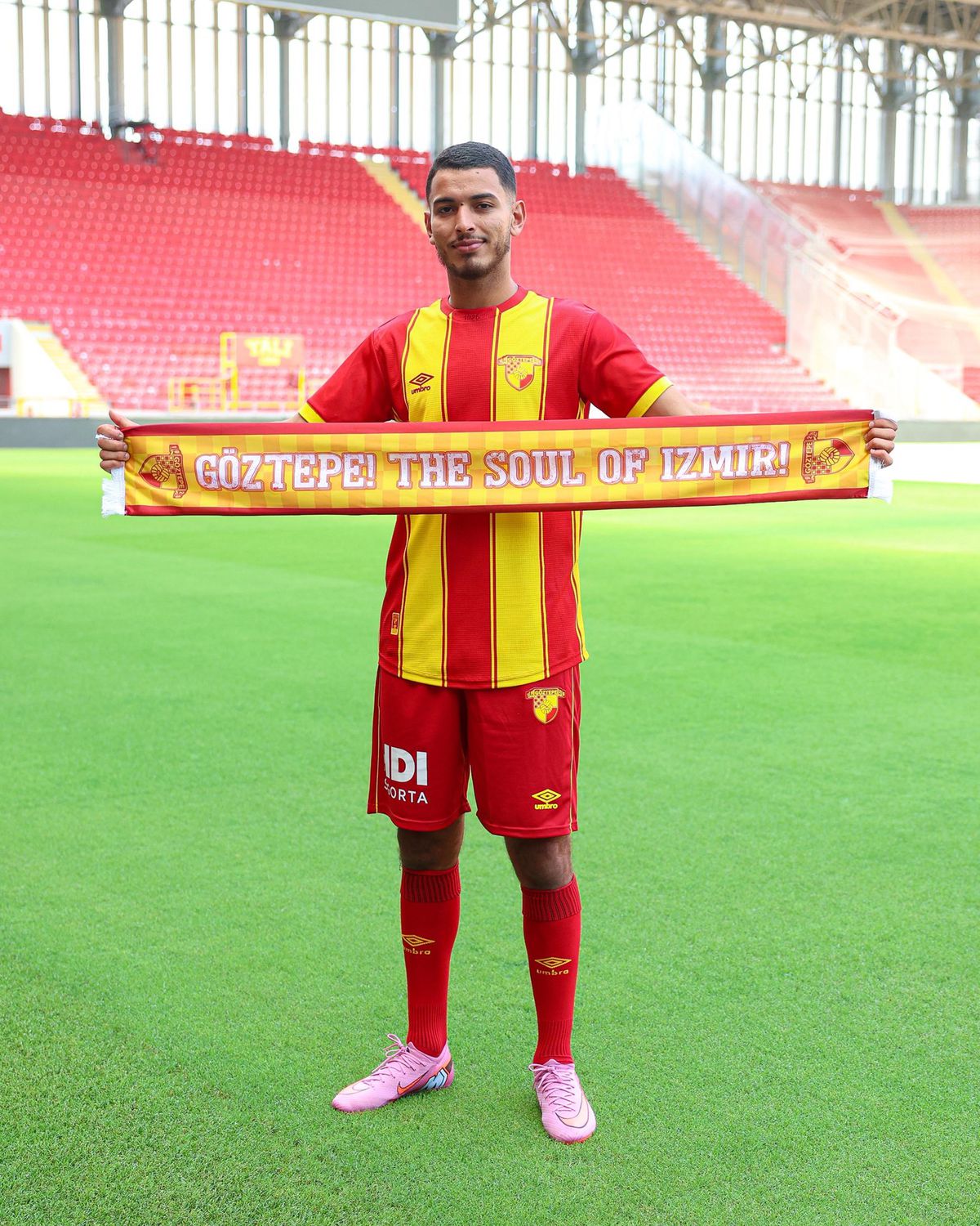 Göztepe Cherni'yi bırakmıyor