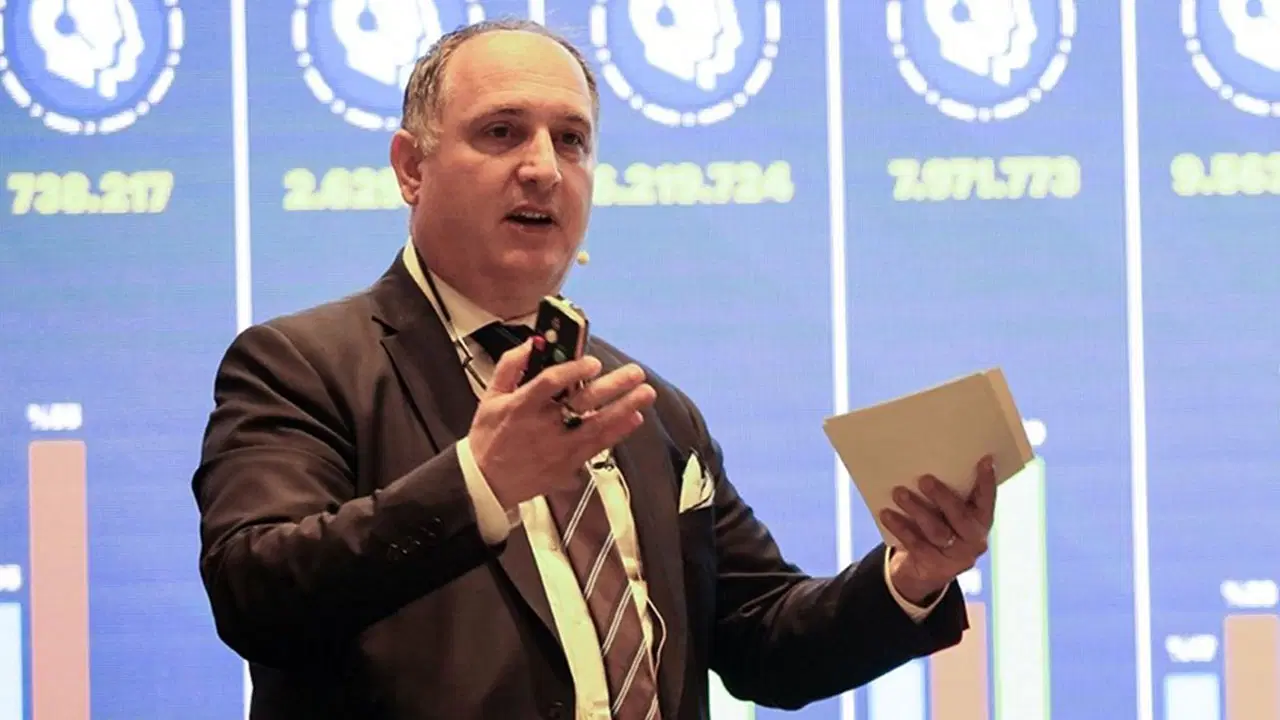 Görevden uzaklaştırılan İBB Daire Başkanı Yavuz Saltık görevine geri döndü