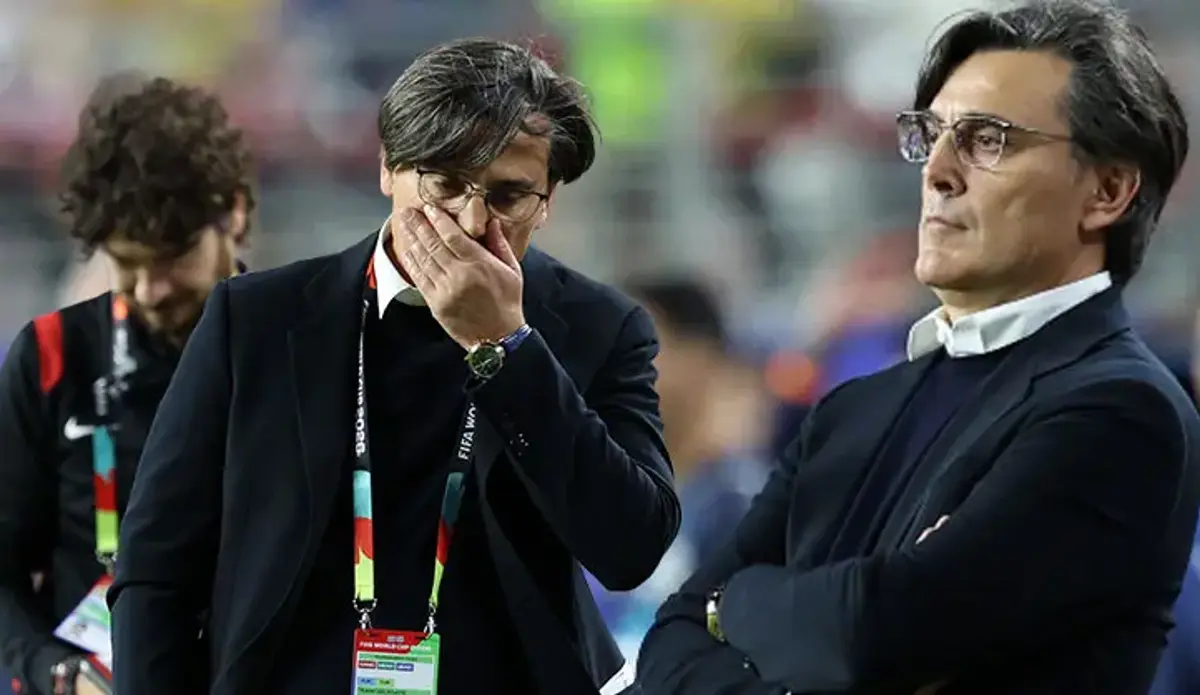 Montella'dan forvet sorusuna sert tepki! 'Tekrar forvet konusu açmanıza şaşırarak bakıyorum'