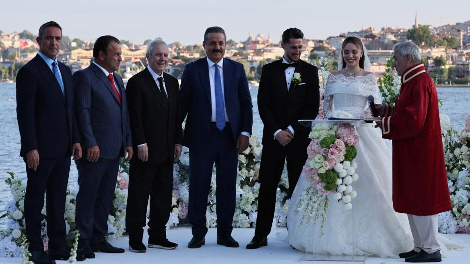 İsmail Yüksek, dünyaevine girdi