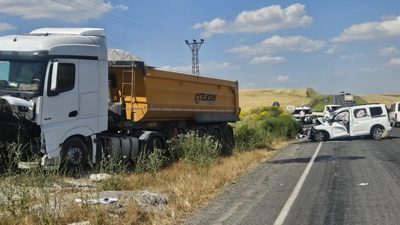 Muş'ta feci kaza: Dede ile 12 yaşındaki torunu hayatını kaybetti