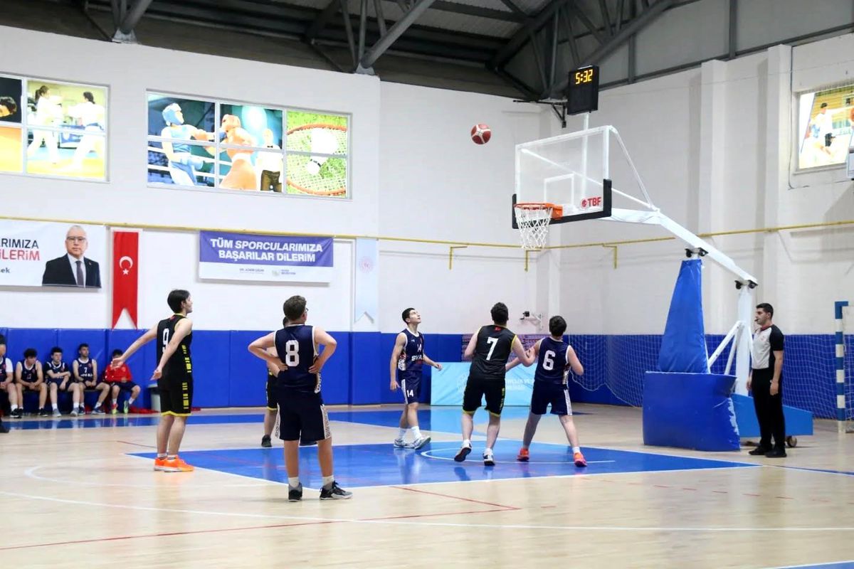 Sivas'ta basketbol rüzgârı esti
