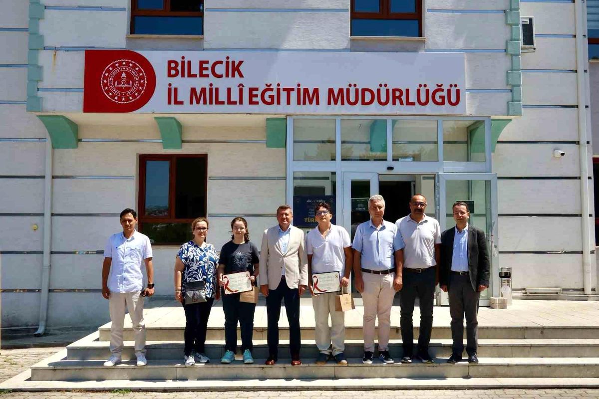 LGS'de dereceye giren öğrenciler ödüllendirildi
